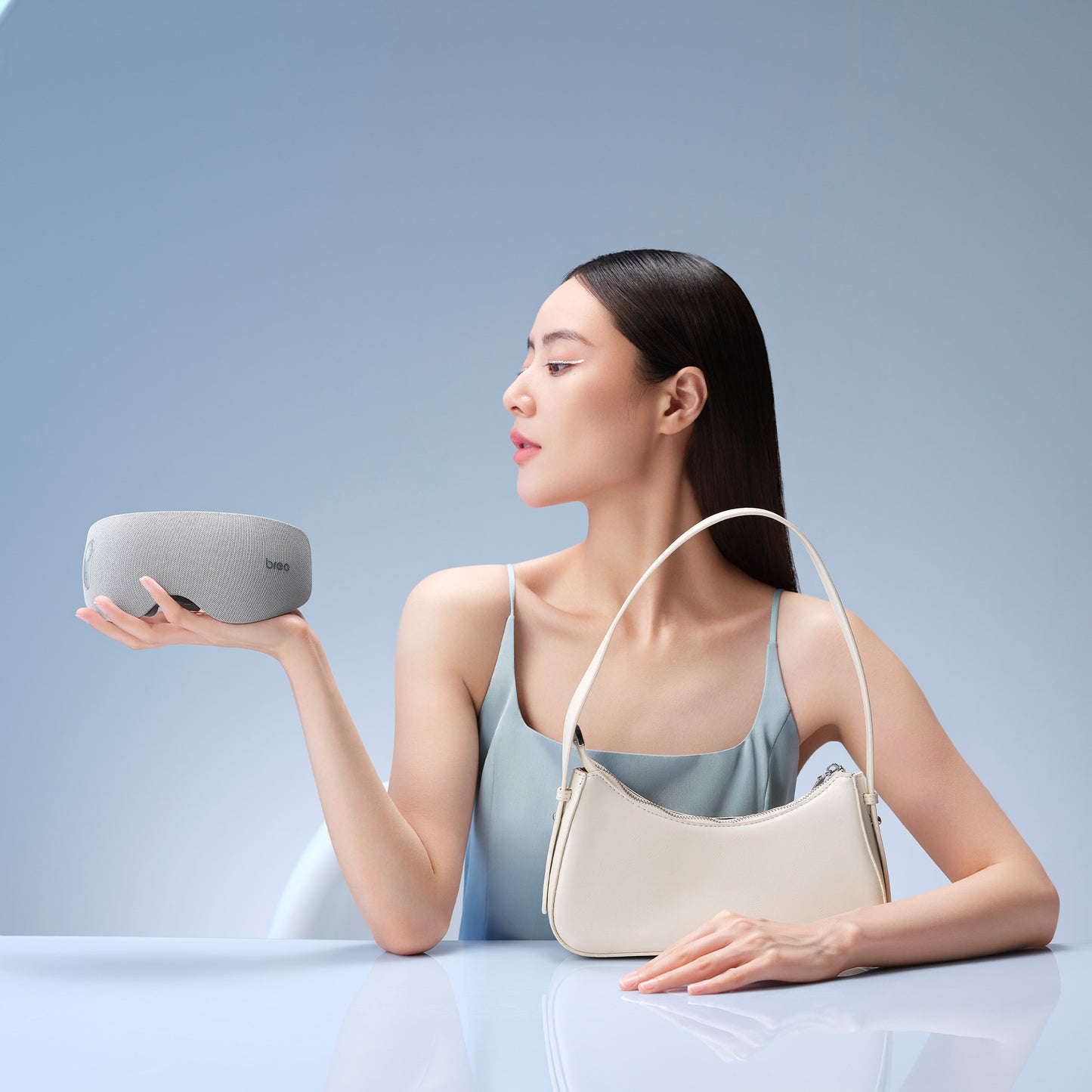 Breo - See 7 Eye Massager