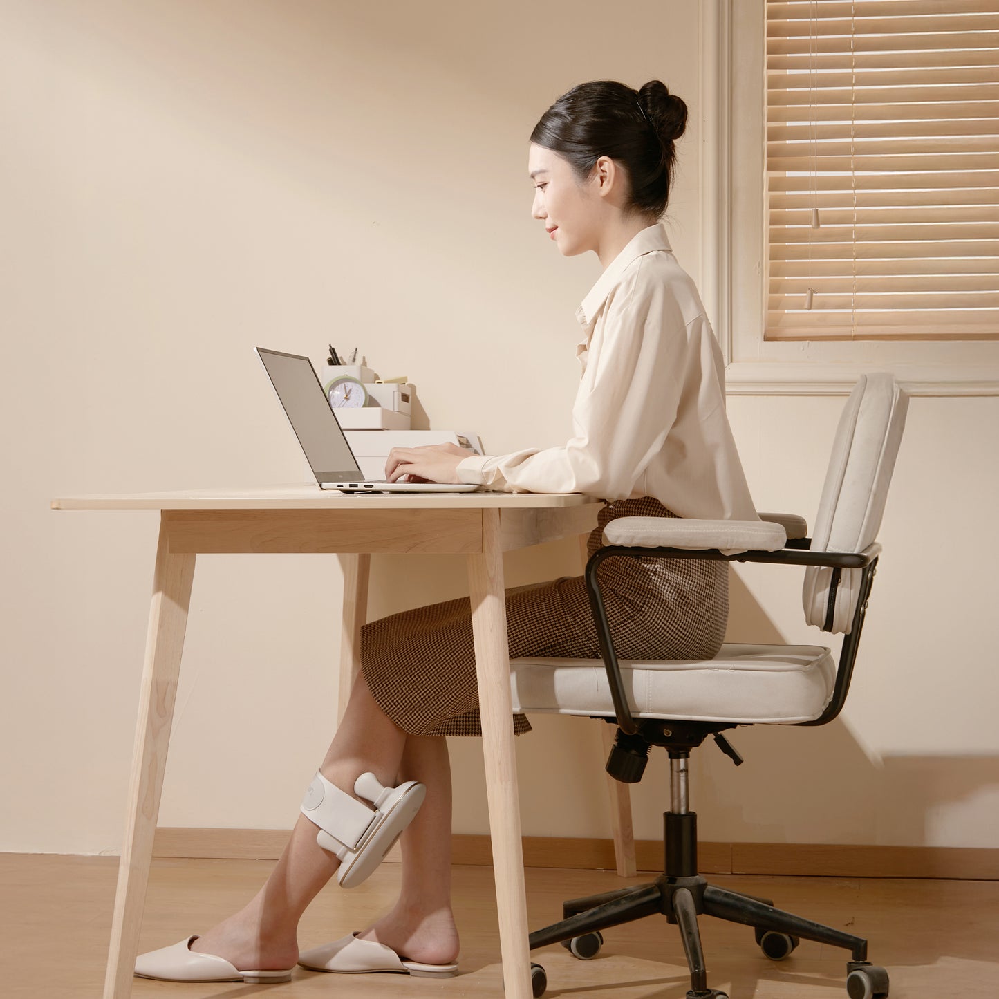 Breo - T1 Leg Massager